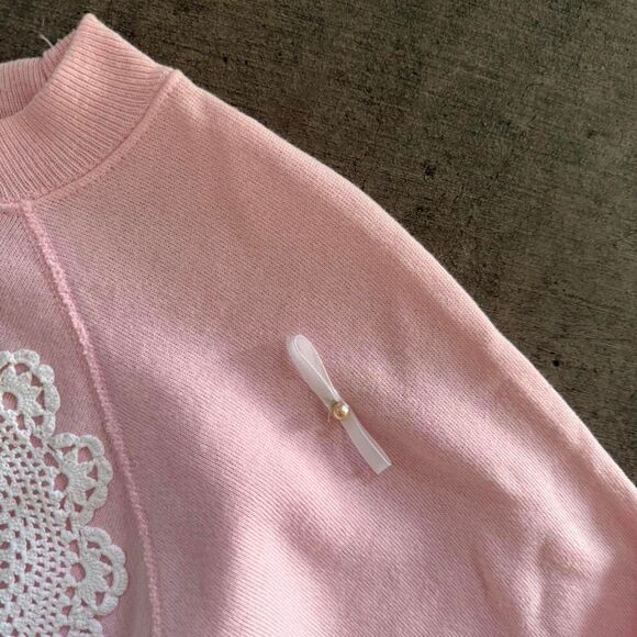 vintage pink crochet lace sweater. very nice embroidery size large woman's - Picture 5 of 6